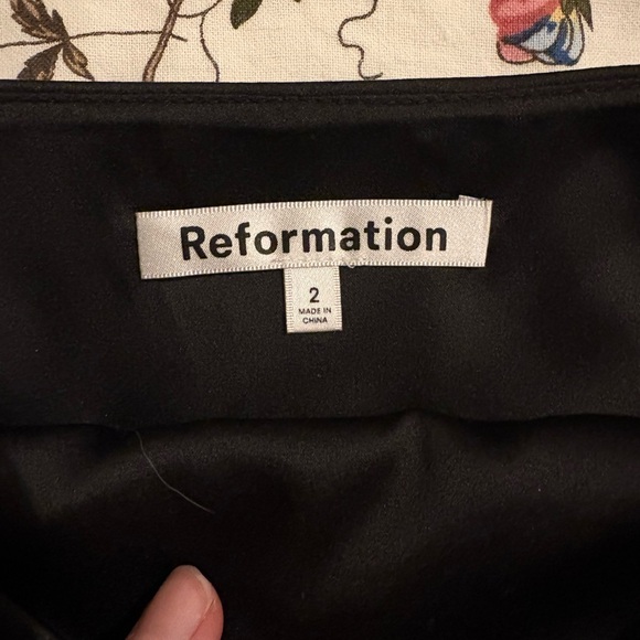 Reformation Carla low rise satin Black Mini Skirt - Picture 4 of 6